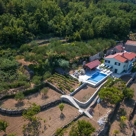 My Peace With Heated Pool Near Omis & Split * Zvecanje